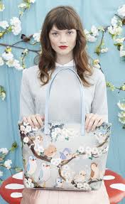 Birds Snow White And The Seven Dwarfs Snow White Singing Birds Tote Bag Flowers Tote Bags Disney Bag