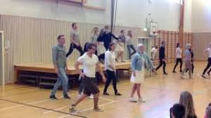 På skjetten skole i skedsmo kommune stod en nyoppført skolepaviljong fra indus norge as klar til bruk ved skolestart høsten 2019. Laererne Pa Skjetten Skole Danser For Elevene By Audun Uggerud