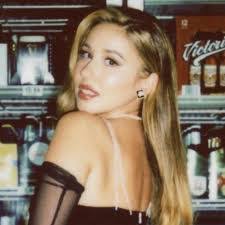 Aly Ryan's Instagram, Twitter & Facebook