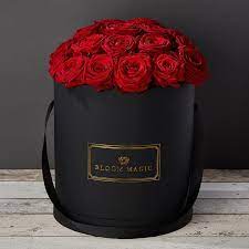 Bloom Magic Flower Delivery Ireland This Hatbox Flower Arrangement Features Stunning Red Roses Imm Valentines Flowers Anniversary Flowers Valentine Bouquet