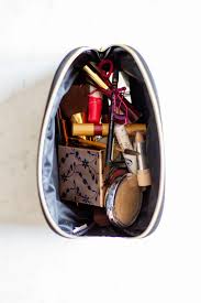 what s inside my makeup bag
