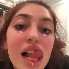 Isabella Rubin's Instagram, Twitter & Facebook