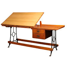 I Love Drafting Tables I Don T Really Draft Much Though Should It Stop Me A Vintage Drafting Table The Wood Is Diseno De Muebles Mesa De Dibujo Caballete