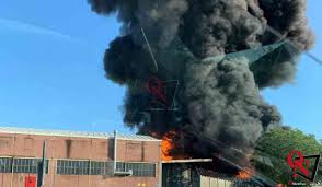 Check spelling or type a new query. Settimo Torinese Grosso Incendio Nel Capannone Di Un Azienda In Strada Cebrosa Foto Obiettivonews