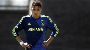 The bundesliga side will receive a guaranteed €85 million for jadon sancho, who will join manchester united pending a medical, and are ready to invest a percentage of that fee to sign malen. Bvb Donyell Malen Als Sancho Nachfolger Er Lernte Von Bergkamp Und Henry Goal Com