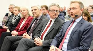 The fdp was founded in 1948 by members of former liberal political parties which existed in germany before world war ii, namely the german democratic partyand the german people's party. Herausforderung Alter Weltordnung Fdp Bundes Erster Christian Lindner Sprach In Bw Logistikschule Osterholzer Anzeiger