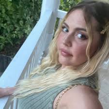 Amber Kane (@amberrosekane) • Threads, Say more