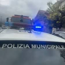 AGROPOLI, FUMO IN CASA: ANZIANA DISABILE MESSA IN SALVO IN ZONA MADONNA DEL  CARMINE 🚨🏠 - Attimi di tensione ad Agropoli, dove un intervento rapido ha  evitato conseguenze peggiori. Alcuni agenti della