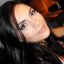 Leandra Mora (@MoraLeandra)