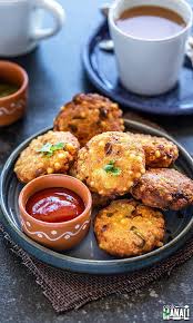 Crispy Sabudana Vada Are Fritters Made With Sago Potato And Peanuts These Fried Vad Vegan Appetizers Recipes Appetizer Recipes Indian Food Recipes Vegetarian