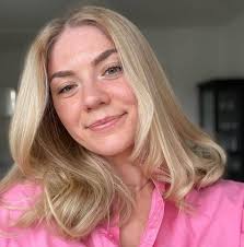 Let's take a moment to appreciate MOSS! Did you know moss has been around  for over 400 million years? 🌿 This tiny yet mighty plant doesn't have  roots! Instead, it absorbs water