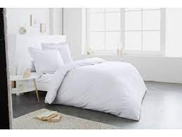 Les housses de couette peuvent avoir différentes formes, qui ont chacune leur lot d'avantages et de petits inconvénients. Parure Housse De Couette 200x200 Cm 2 Taies D Oreiller 65x65 Cm Blanc 100