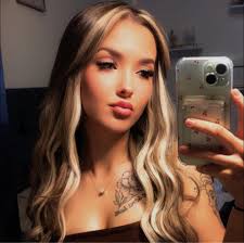 Elyse Gallagher in people