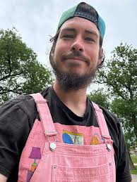 Best places to warm up near aircraft