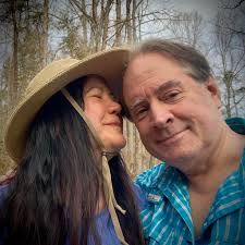 Merry Christmas everyone! 🎄 Wishing you and your family, love, happiness,  and peace. Count your blessings! 😊