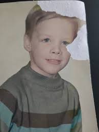 Can someone remove the flash from this photo?