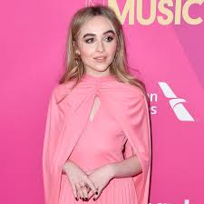 Sabrina carpenter (@sabrinacarpenter) on tiktok | 73m likes. Great Outfits In Fashion History Sabrina Carpenter In Celine Fashionista