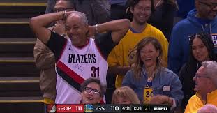 Steph curry's mom, sonya curry, has been a great inspiration to many, including all her children and now grandchildren. Blazers Vs Warriors The Curry Family Is Stealing The Show Sbnation Com