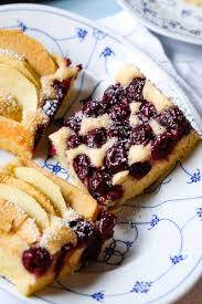 Obstkuchen Vom Blech Belegt Mit Schattenmorellen Und Apfelschnitzen Rezept In 2020 Obstkuchen Obstkuchen Blech Rezepte