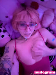 Dutiful Dolly's most arousing X posts and images