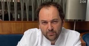 Daniel Humm, il super chef stellato licenziato perché voleva cambiare il  menù: "Non possiamo proporre solo piatti vegani"