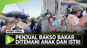 53 warga di aceh timur keracunan usai konsumsi bakso bakar. Video Kisah Penjual Bakso Bakar Ditemani Anak Dan Istri Pengunggah Video Mengaku Terharu Serambi Indonesia