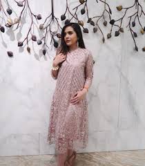Anda bisa mencari produk ini di toko online yang mungkin jual kain kebaya tile. Info Modis 49 Baju Kebaya Tile Mutiara