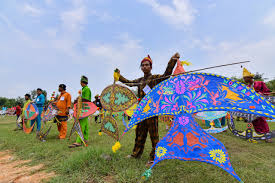 Documents similar to permainan tradisional masyarakat melayu riau. Festival Layang Wau Gasing Semarak Hut Kota Dumai Ke 19 Trajunews