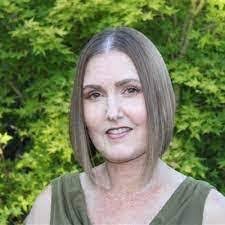 Carrie Burchfield's Instagram, Twitter & Facebook