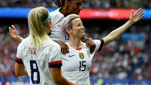 Latest football news from around the world, with features and interviews with the biggest stars of the english premier league, spanish la liga, german bundesliga and italian serie a. Rapinoe Trifft Doppelt Usa Beenden Frankreichs Wm Party