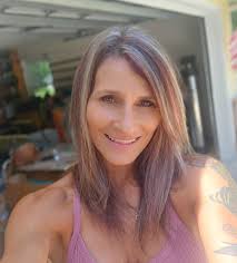 Nice looks happy day 😊😁