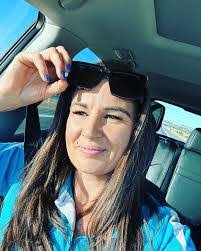 Suzette Thomas's Instagram, Twitter & Facebook