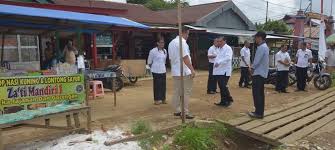 Konsep gotong royong yang kita nilai tinggi itu merupakan suatu konsep yang erat sangkut pautnya dengan kehidupan masyarakat indonesia sebagai petani dalam masyarakat agraris. Gotong Royong Kabupaten Kutai Barat