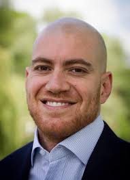 طولّنا عليكن الغيبة و اشتقنا 🖤 منلتقي اليوم الساعة ٣ في برنامج "بيروت  اليوم" على MTV. كل الحب 🙏🏻