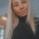 Emeline Linard's Instagram, Twitter & Facebook