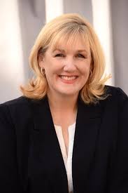 Betrayal in Time: A Novel (Kendra Donovan Mystery Series): McElwain, Julie:  9781643130743: Amazon.com: Books