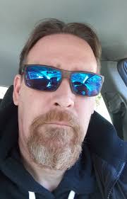 Shaving beard: calming down a mountain man look?