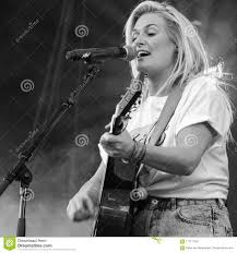 Sanne hans first was part of the formation ysis made up of her on vocals and guitar. Sanne Hans Oder Besser Bekannt Als Fraulein Montreal Am Niederlandischen Befreiungsfestival Redaktionelles Foto Bild Von Hans Verlust 117117591