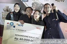 Unpad pun sempat menjadi universitas dengan peminat terbanyak pada sbmptn 2012 sampai dengan tahun 2018. Mahasiswa Fikom Unpad Juara Dua Kompetisi Film Pendek Sctv Universitas Padjadjaran