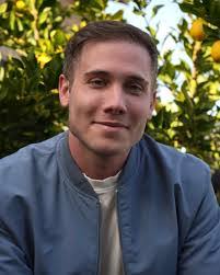 Gloria Gustin's Instagram, Twitter & Facebook