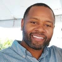 Deron Hill's Instagram, Twitter & Facebook