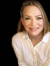 Deanne Ayers's Instagram, Twitter & Facebook