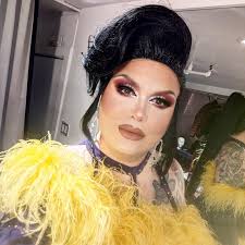 Violet S Parks 💜 (@itsavioletworld) • Instagram photos and videos