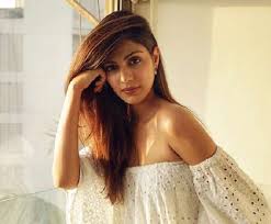 Bangalore, india occupation rhea chakraborty is an indian television and film actress who is also popular as a vj. Rhea Chakraborty Is Now Rajiv Lakshman S Girl Ex Roadies Judge Shares Pictures From Get Together