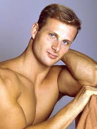 Blade Thompson - Biographie - IMDb