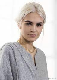 Steven Alan F W 2014 Grey Scarf Grey Felted Top Gold Hoop Necklace Garance Dore Blonde Hair Dark Eyebrows White Blonde Hair Dark Eyebrows