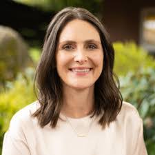 Sarah Samson's Instagram, Twitter & Facebook