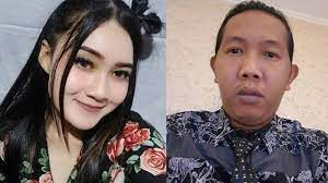 Ingin tahu lebih banyak tentang nella kharisma? Meradangnya Nella Kharisma Dituduh Cerai Dengan Cak Malik Sang Pedangdut Status Apa Rumangsamu Tribun Jambi