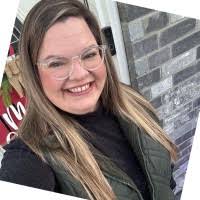 300+ perfiles de «Moland»