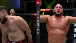 Ufc fighter chokes out opponent, helps to revive him in 'classy' move. Ng5gele5rvercm